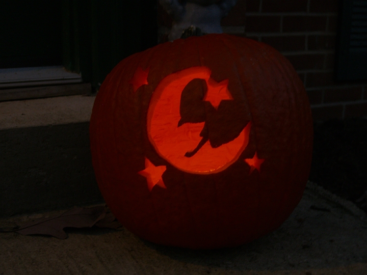 CIMG2733.JPG - Neva's pumpkin (carved by David)