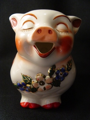 pig-front.jpg - Shawnee pig pitcher I sold on eBay