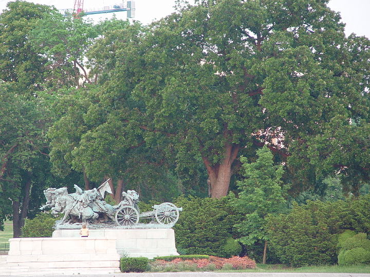 DSC01921.jpg - statue in front of the Capitol